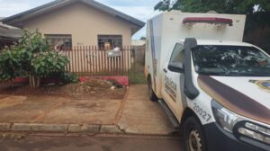 Mãe encontra filha de 21 anos morta em casa no Jd. São Francisco. Polícia suspeita de overdose