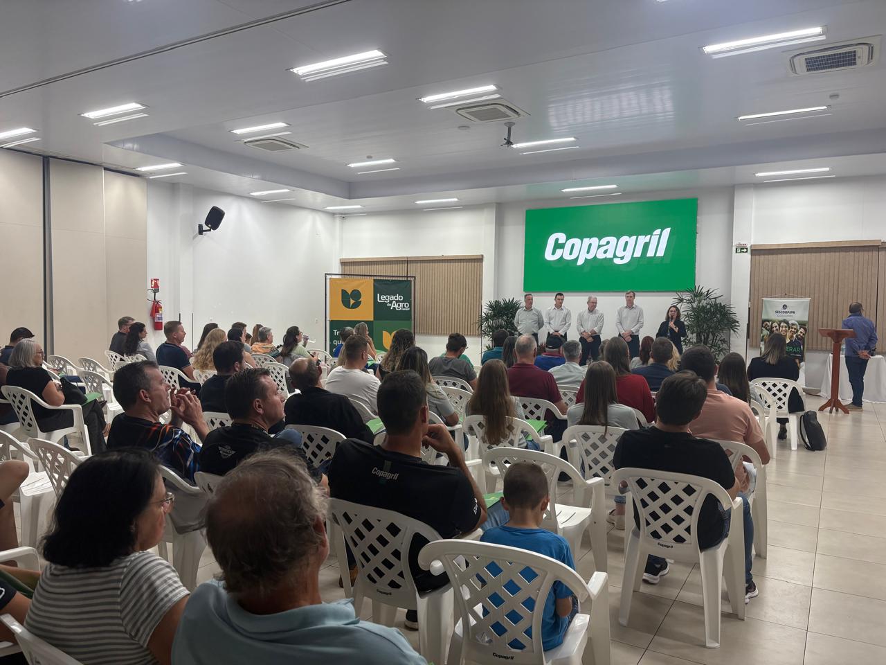 Copagril promove palestra de sensibilização do Programa Unindo Gerações sobre sucessão familiar