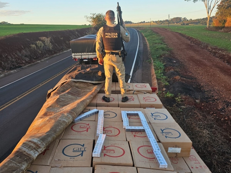 PM de Mercedes apreende caminhão carregado com cigarros