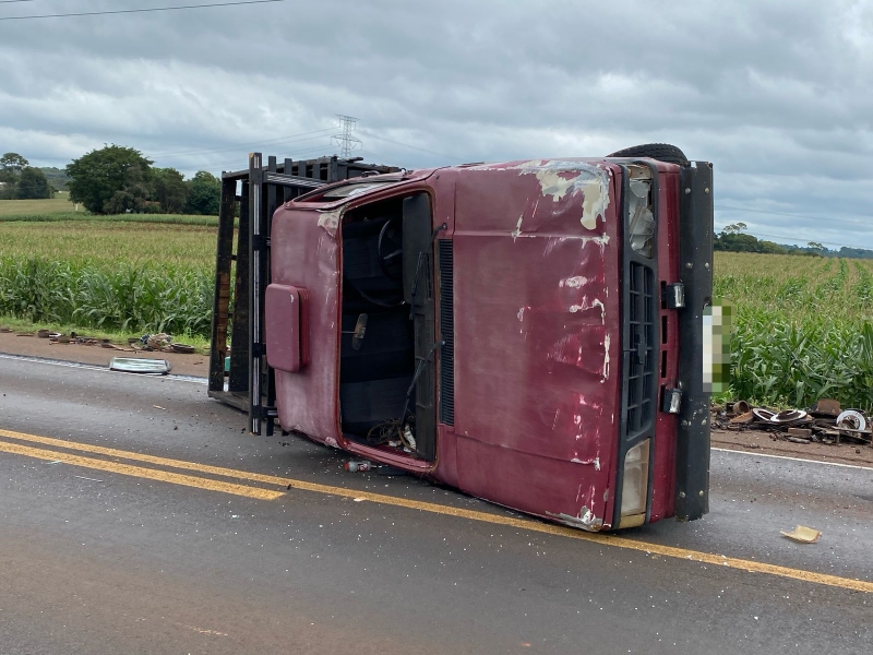 Capotamento na BR-163 entre Mercedes e Marechal deixa homem ferido
