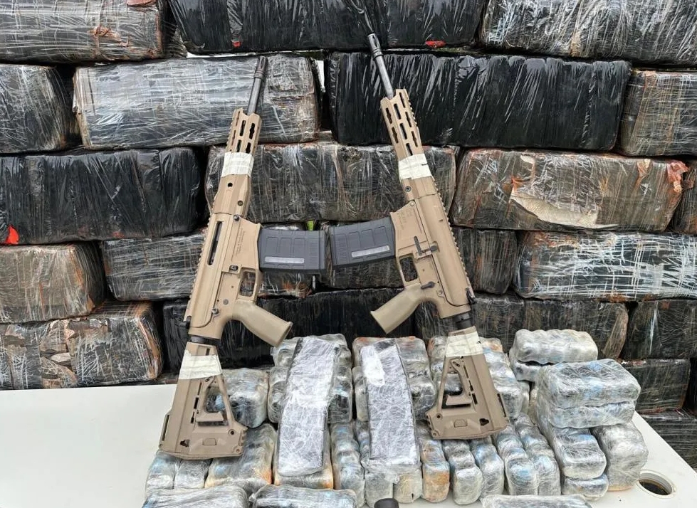 Drogas, armas e munições apreendidos no interior de Mercedes
