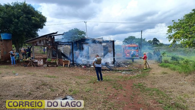 Incêndio destrói residência em Santa Helena e levanta suspeita de crime