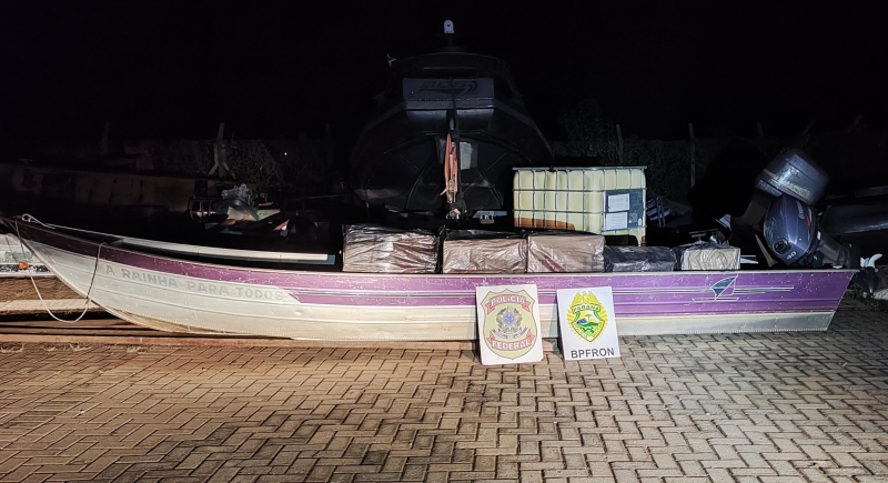 Barco carregado com cigarros é apreendido em Mercedes