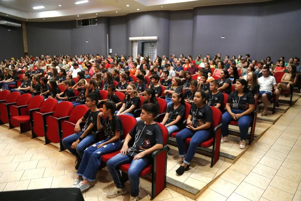 Mercedes celebra formatura do Proerd com 77 alunos comprometidos no combate  s drogas
