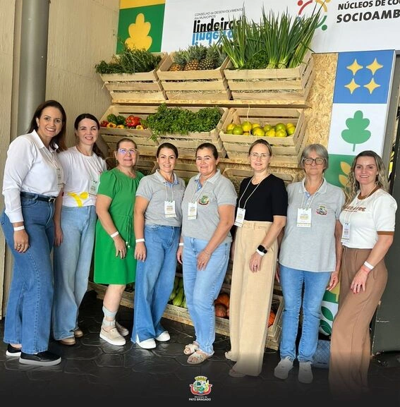 Comitiva de Pato Bragado participa de encontro sobre alimentação escolar em Foz do Iguaçu