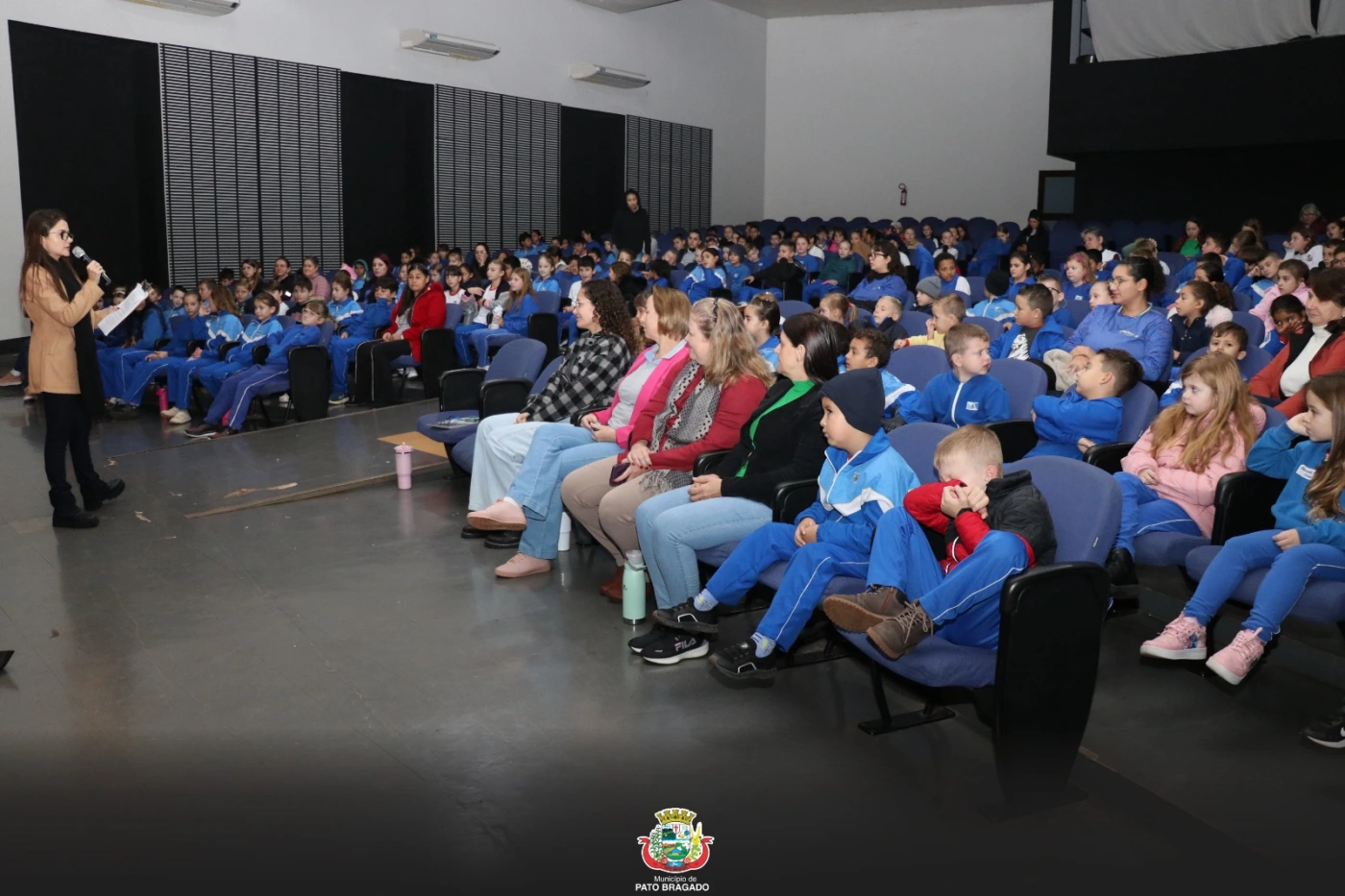 Pato Bragado promove ações do Maio Laranja com estudantes