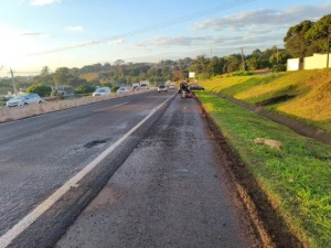 Acidente envolve moto e dois carros na PRC- 467