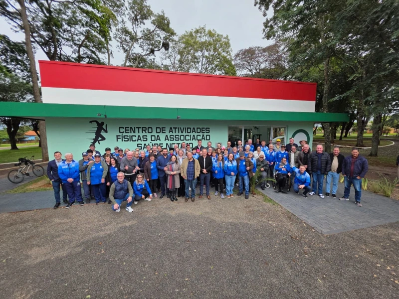 Centro de atividades físicas de Porto Mendes e reforma do ginásio de Iguiporã são entregues oficialmente