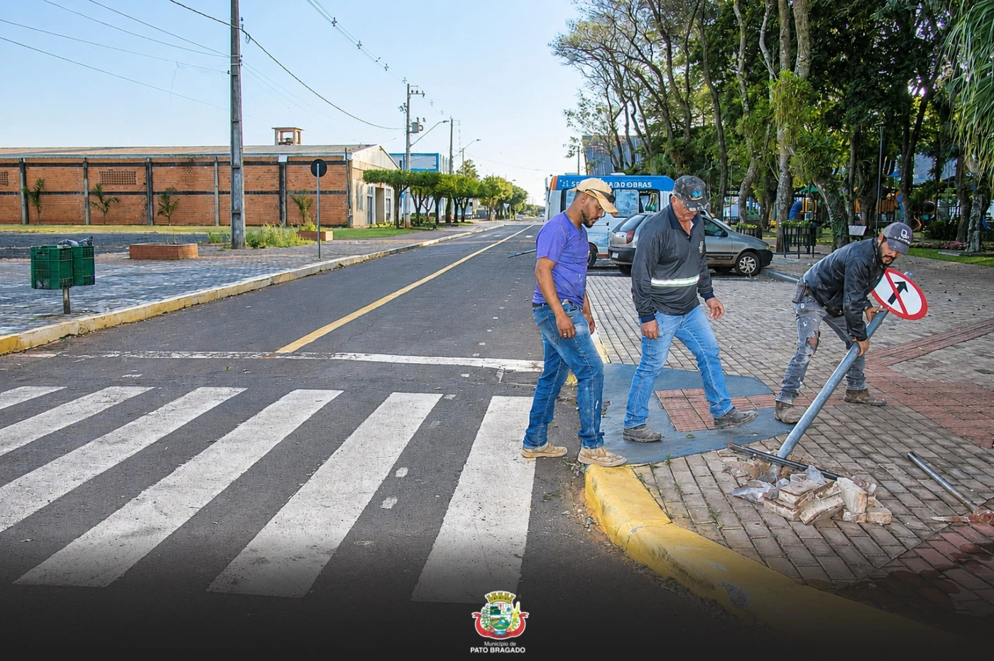 Ruas Maringá e Guaíra passam a ter trânsito em mão dupla em Pato Bragado