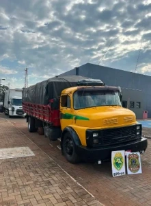 Caminhão com cigarros é apreendido em Mercedes