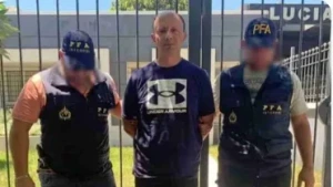 Argentino, lider do tráfico de armas para facções é extraditado para o Brasil