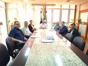  Reunião discute construção de novo colégio no bairro Boa Vista