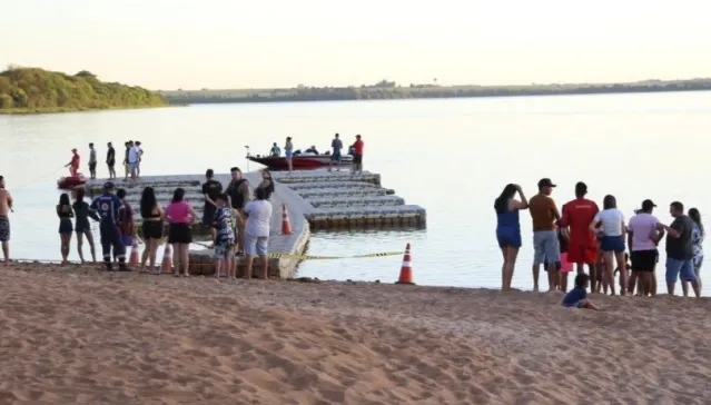 Banhista desaparece no lago após ser atingido por Jet ski