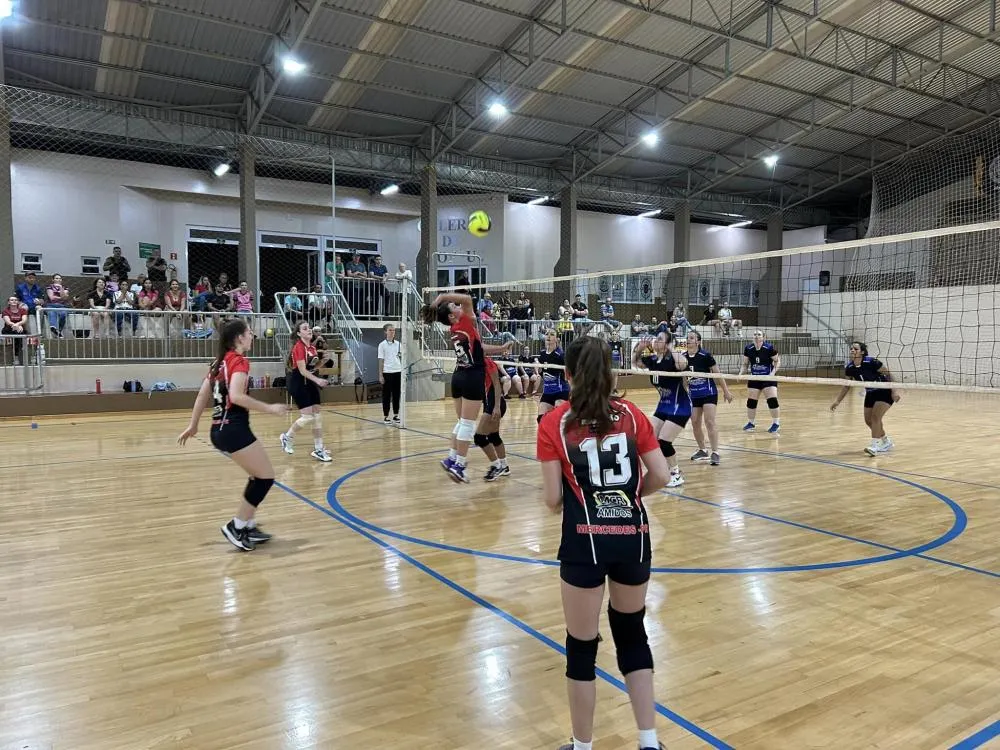 Campeonato Municipal de Voleibol de Mercedes começa nesta semana