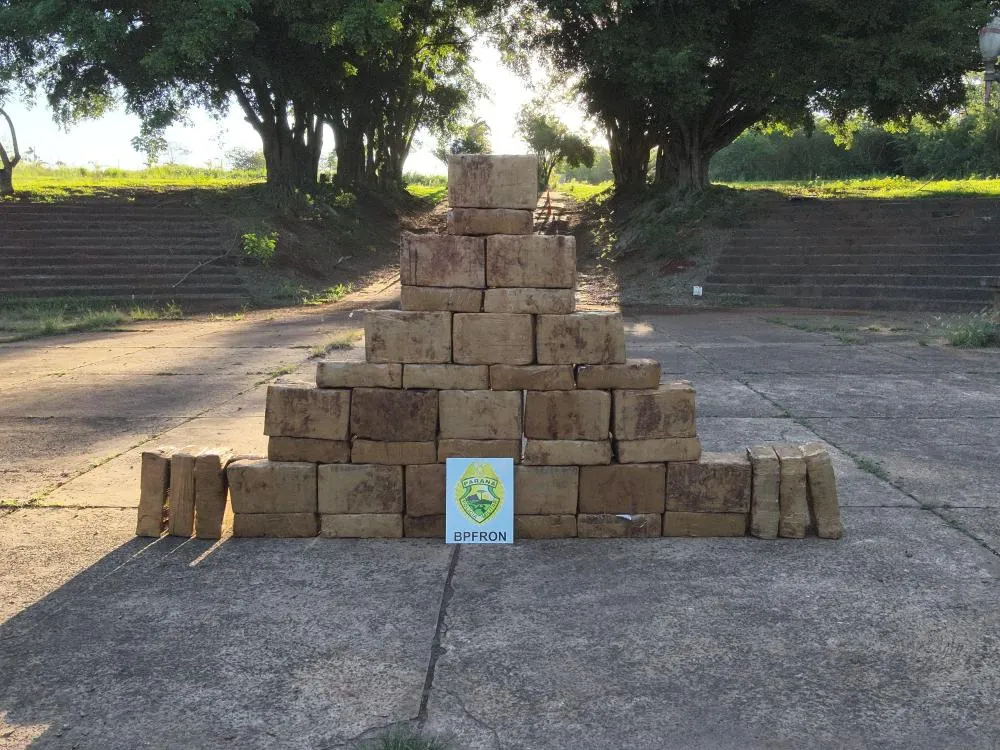 BPFron apreende uma tonelada de maconha. Traficante foi baleado